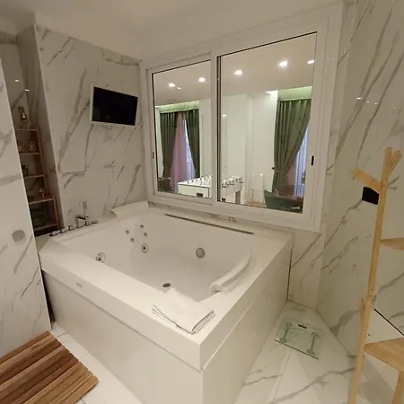 Babylon Luxury Suite&apartments *